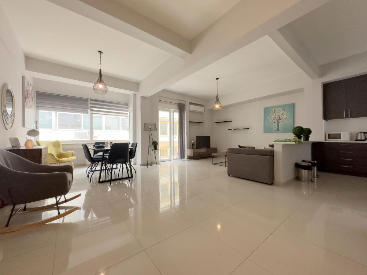 Satovriandou Spacious 128Sqm Apt In Atenas Exterior foto